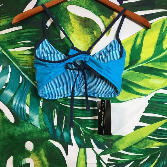 2/$40 $50 Nike Women’s Blue Reversible Blue Swim Top - Picture 6 of 13